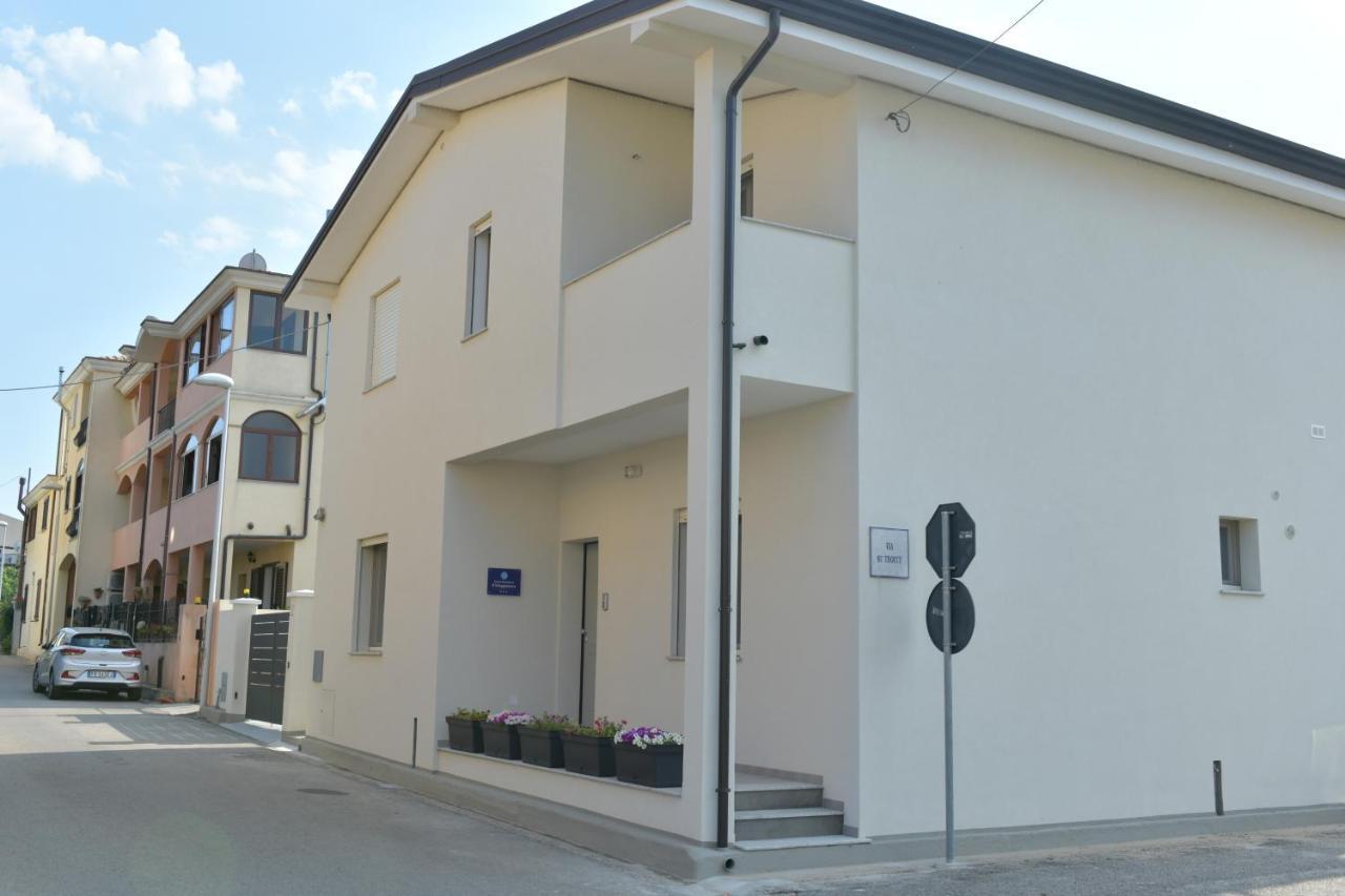 B&B Il Viaggiatore Tortoli Exterior photo
